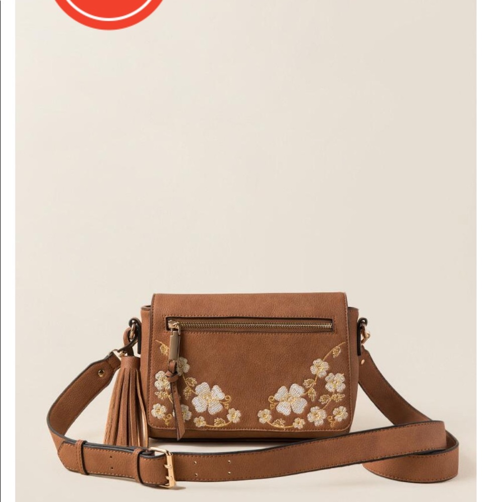 Francesca’s Sharon Tasseled Floral Crossbody